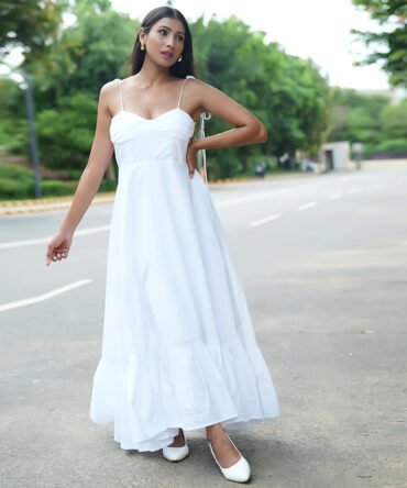 Strappy White Pleated Long Dress